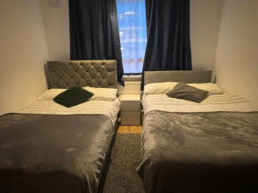 Fleetway Private Quadraple Room in Central London